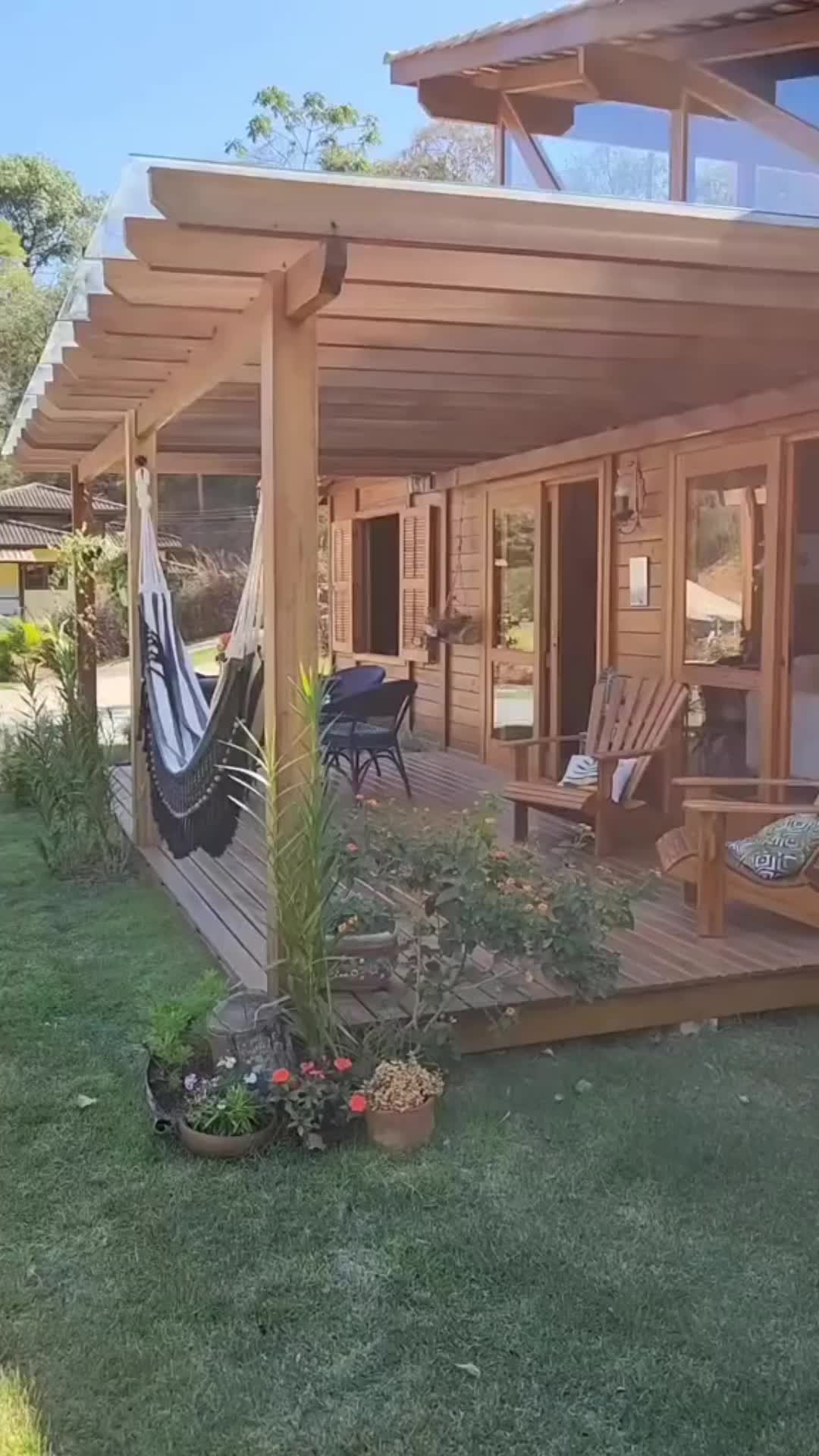 一种光伏式屋顶木屋的制作方法(图1)