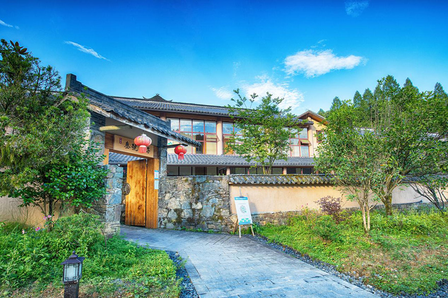 天津蓟州润田山居民宿藏在深山里的木屋别墅每人仅200住宿管三餐！(图1)